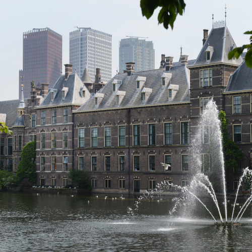 Hofvijver - ministerie Algemene Zaken - Binnenhof.jpg